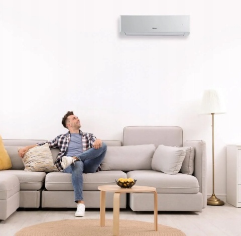 Klimatyzator ścienny Gree Amber Standard Silver 5,3 kW Klimatyzator ścienny Gree Amber Standard Silver 5,3 kW