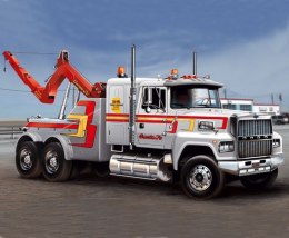 U. s. wrecker truck