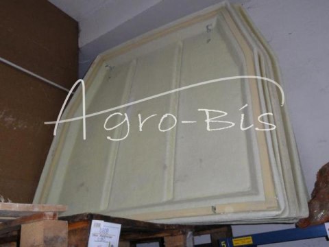Dach plastikowy z tworzywa szklanego 132x134mm Ursus C-330 Dach plastikowy z tworzywa szklanego 132x134mm Ursus C-330